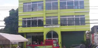 Apresan a propietarios de mueblería que se derrumbó en La Vega donde murió empleada