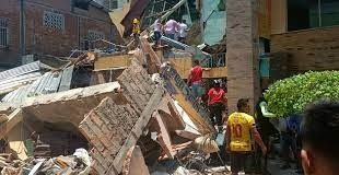 Ascienden a 13 los muertos en Ecuador y más de 100 heridos por un fuerte sismo de magnitud 6,8