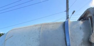 Hombre iba en su auto se salvó de milagro al ser aplastado por camión «trompo» en Cruce Cabeza de Toro