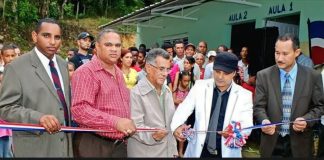 Zacaria Ferreiras construye una escuela en Moca