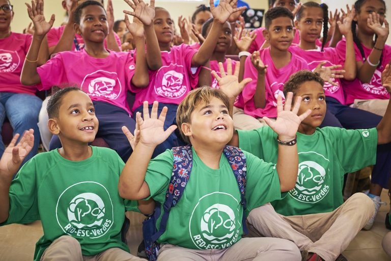 CEPM fortalece la educación medioambiental con el programa «Red de Escuelas Verdes» y presenta el libro «Ámbar: Energía al Natural»