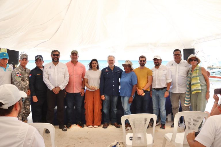 CEB se suma a la eliminación del plástico de un solo uso en Isla Saona, como parte de “Saona Sostenible”