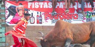 Patronales de El Seibo 2023 | Torero al suelo!!! Toro da tremenda cornada a torero Felix Trinidad en tradicionales corrida de Toros de las patronales 2023 de El Seibo