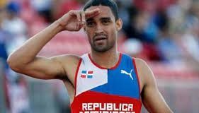 Luguelin Santos revela alteró edad y está suspendido