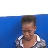 Politur apresa mujer acusada de robar objetos de valor a turistas mientras se descuidaban en área de la playa de Bávaro