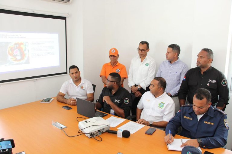 Departamento de Gestión de Riesgo y Desastres (DGRD) del Ayuntamiento de Verón Punta Cana se activa ante la amenaza de la Tomenta Franklin