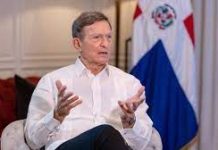 Canciller dominicano aclara que acuerdo migratorio con EE.UU. durará un año y uso de aeropuertos vence en octubre
