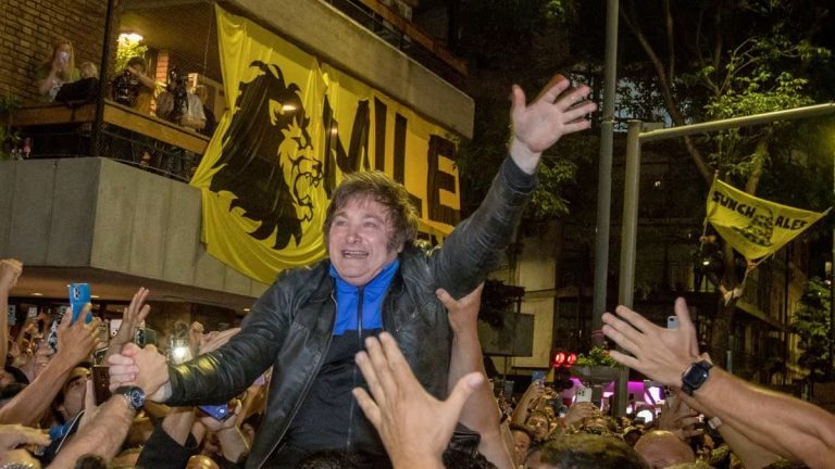 Javier Milei con un 56% de los votos computados es el virtual ganador de las elecciones de Argentina frente a Sergio Massa con un 44% del 85% de los votos computados