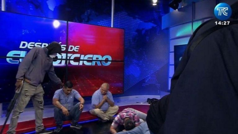 Crisis en Ecuador | Grupo armado interrumpe una transmisión de televisión en vivo