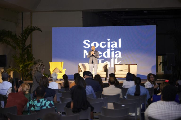 Primeros Social Media Talk Awards – Powered Naranja China premian el mundo digital en Caribbean Lake Park