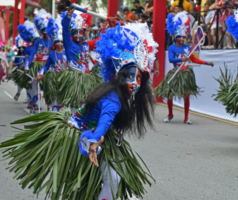 Imágenes del Carnaval de Punta Cana 2024 | Se celebró con gran éxito escogiendo como su Rey Momo al expelotero George Bell