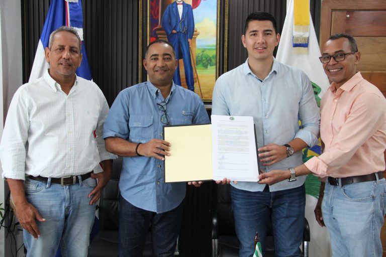 Ayuntamiento de Verón Punta Cana y Cámara de Comercio del Meta Villavicencio de Colombia firman acuerdo de hermanamiento para fortalecer lazos comerciales