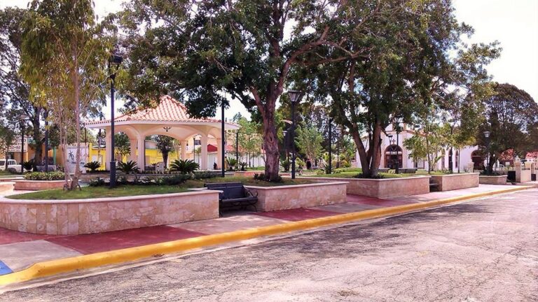 Alcaldesa Karina Aristy prohíbe consumo de alcohol, hooka y vapes en plazas y parques de Higüey