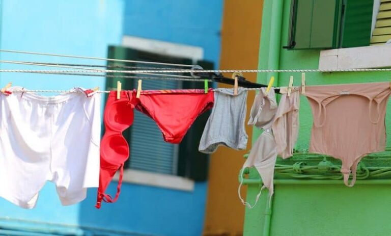 Día Mundial de las Mujeres sin Ropa Interior: Libertad, comodidad e irreverencia en pleno solsticio de verano