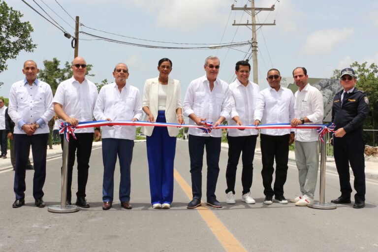 Presidente Abinader inaugura la importante vía Domingo Maíz en Verón Punta Cana
