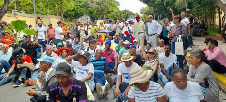 Peregrinos de El Seibo llegaron al Palacio Nacional y exigen diálogo con el presidente Abinader