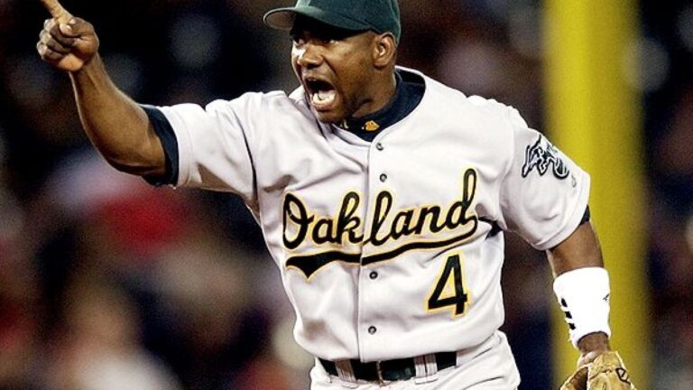 Miguel Tejada es exaltado al Salón de la Fama de los Atléticos de Oakland