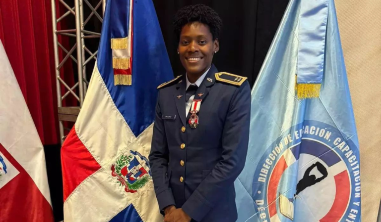 Marileidy Paulino es ascendida a primer teniente en la Fuerza Aérea Dominicana