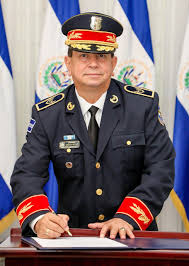 Murió Mauricio Arriaza Chicas, director de la Policía Nacional Civil de El Salvador producto de un accidente de helicóptero mientras trasladaba a un detenido