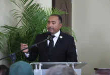 Alcalde Manolito Ramírez entrega 69 becas universitarias a jóvenes de Verón Punta Cana