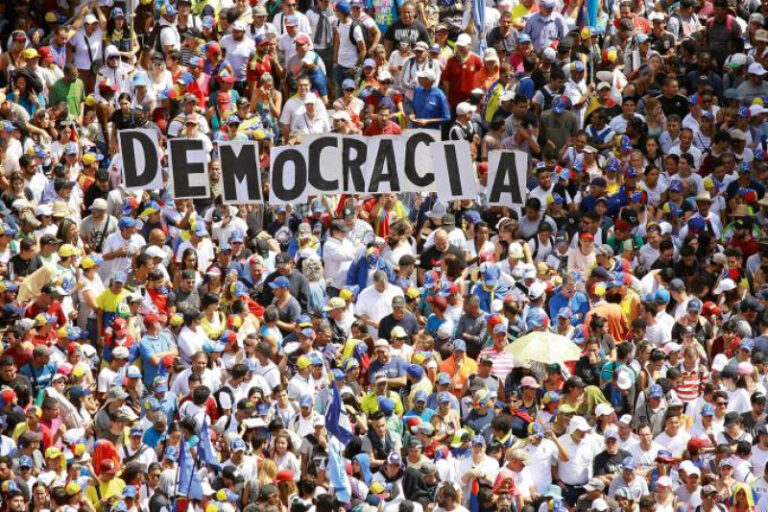 Viviendo los tiempos de la rabia democrática