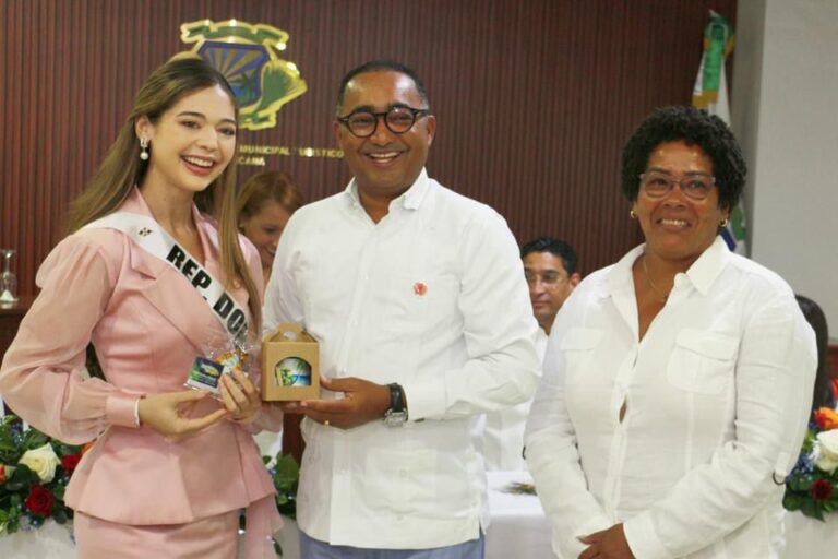 Alcaldía de Punta Cana recibe con orgullo a las candidatas del certamen Miss América Latina del Mundo 2024