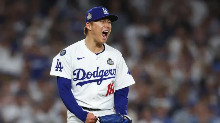 Dodgers vencen a Yankees y toman ventaja de 2-0 en la Serie Mundial; lesión de Ohtani preocupa