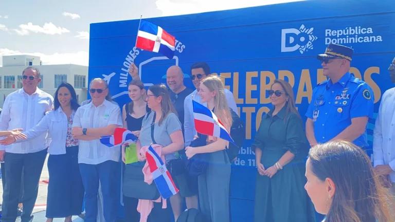 República Dominicana recibe a su visitante número 11 millones en un evento lleno de alegría y celebración