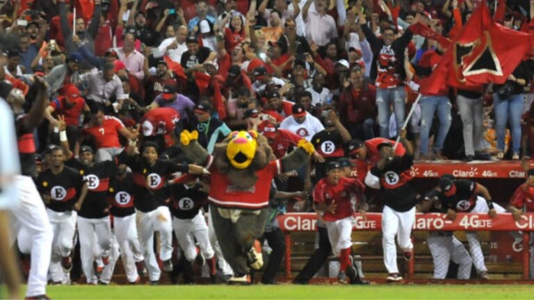 Leones del Escogido campeones de la Seria Final frente a los Tigres del Licey 6 a 5 LIDOM 2024-2025