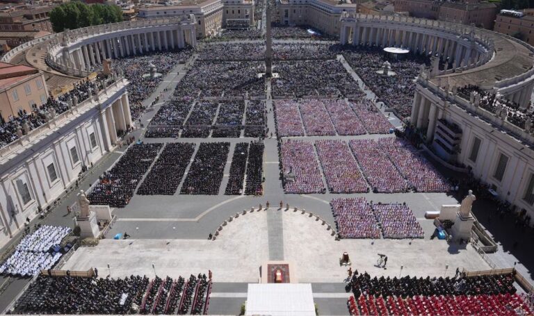 El mundo despide con lágrimas y unidad al papa Francisco en un histórico funeral en Roma