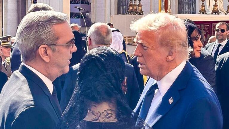Abinader y Trump conversan brevemente en Roma antes del funeral del papa Francisco