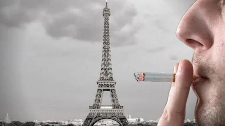 Francia prohíbe fumar en playas, parques y entornos escolares a partir del 1 de julio