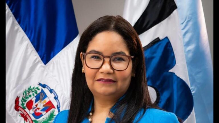 Mildred Gabriela Martínez Mejía es designada directora de la ONE: una experta en estadísticas y políticas públicas