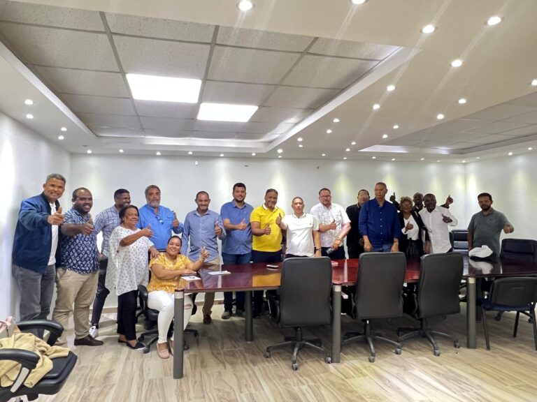 PRM de Verón realiza importante reunión de dirigentes