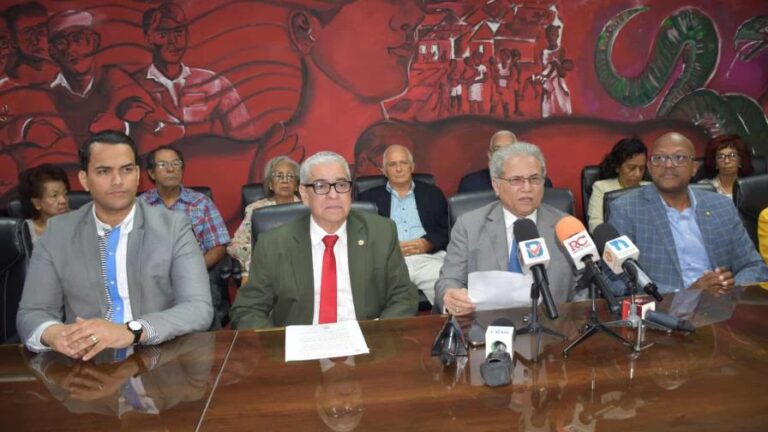 Médicos anuncian paro general por 48 horas los días 14 y 15 de mayo