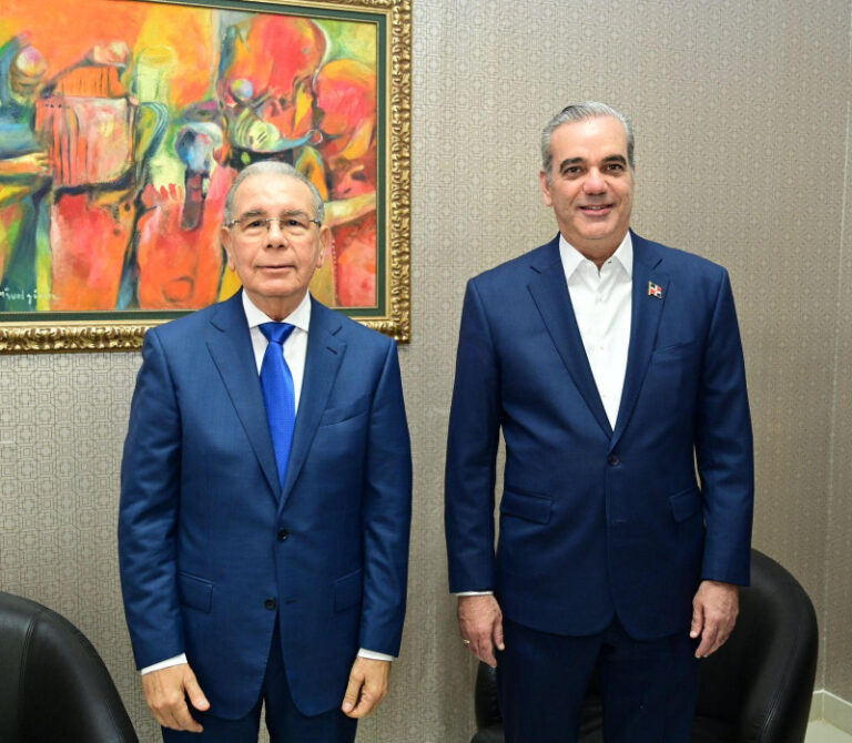 Presidente Abinader visita a Danilo Medina para tratar crisis haitiana y afianzar Diálogo Nacional