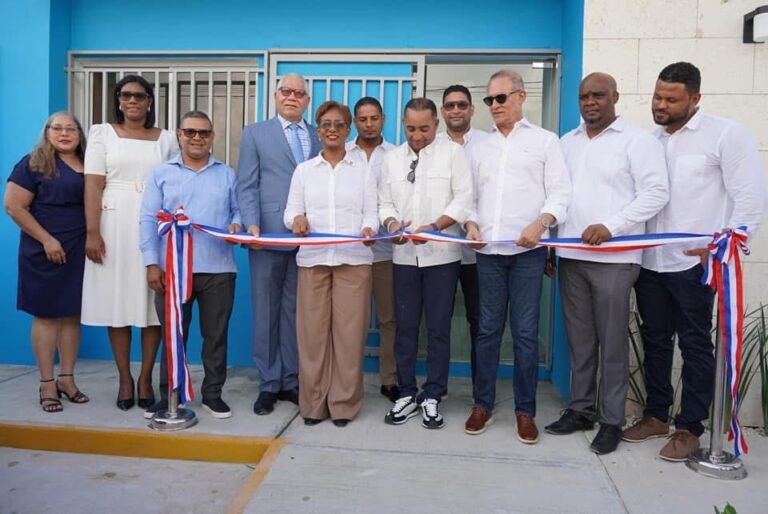 Alcalde Ramón Ramírez “Manolito” inaugura moderna Unidad de Atención Primaria (UNAP) en el sector de Bávaro