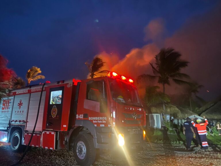 Incendio de gran magnitud en Cap Cana moviliza refuerzos de múltiples provincias y activa protocolo nacional de emergencia