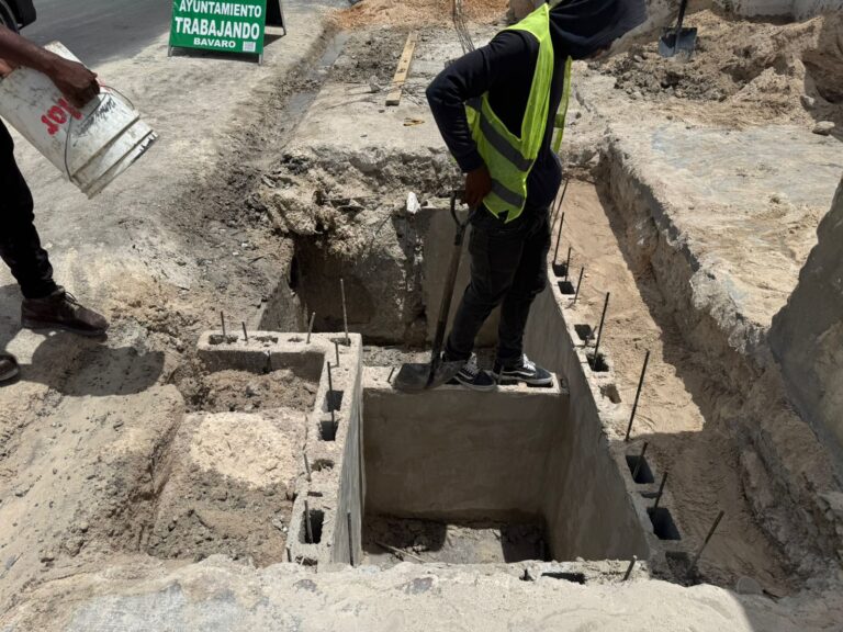 Ayuntamiento de Verón–Punta inicia construcción de nuevos imbornales en el Cortesito y en distintos puntos de la zona