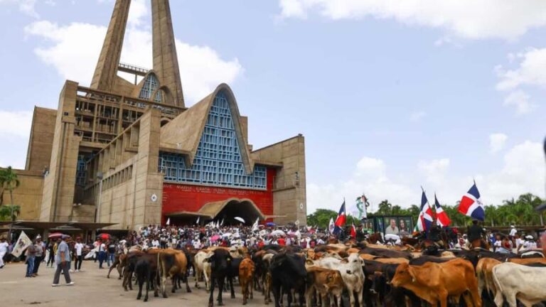 Higüey revive su fe y su cultura con 215 toros en ofrendas a la Virgen de La Altagracia y más de 3,000 peregrinos
