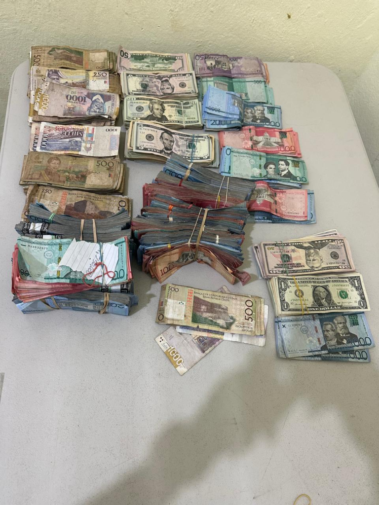 Ejército detiene a ciudadana haitiana con más de RD$3.5 millones en efectivo