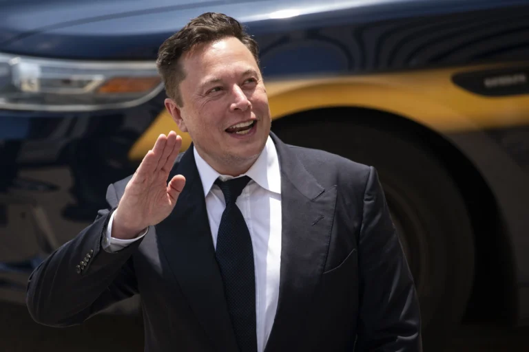 Elon Musk podría estan rondando los US$500,000 millones: su fortuna toca un récord impulsada por Tesla y SpaceX