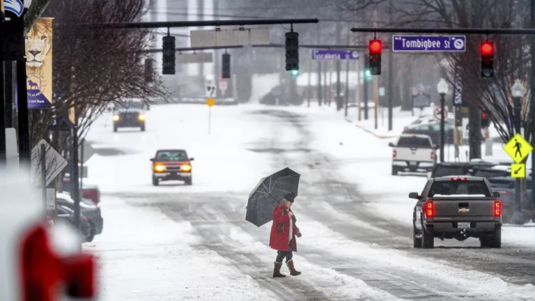 NWS activa alertas invernales en 8 estados de EE. UU. : nieve hasta 15 cm y heladas peligrosas