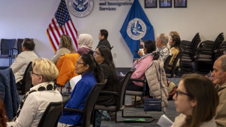 EE. UU. pone en jaque contratación de docentes internacionales imponiendo tarifa de US$100,000 a visas H-1B