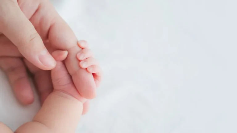 Nueva York dará beneficio único de US$1,800 por bebé y ampliará crédito tributario hasta US$1,000 por hijo