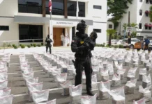 DNCD intercepta lancha con más de 1,500 paquetes de cocaína tras alerta del Comando Sur cerca de Punta Salinas