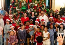 Raquel Peña y Raquel Arbaje dan inicio oficial a la Navidad con encendido del árbol en el Palacio Nacional