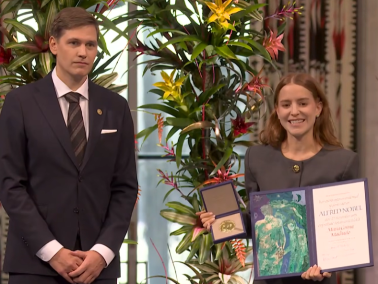 Hija de María Corina Machado recibe el Premio Nobel de la Paz