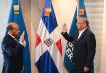 Leonardo Aguilera juramenta a Luis Valdez como nuevo vicepresidente ejecutivo de Seguros Reservas