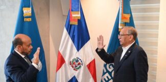 Leonardo Aguilera juramenta a Luis Valdez como nuevo vicepresidente ejecutivo de Seguros Reservas